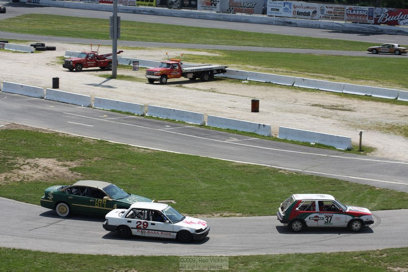 Illustration for article titled The 24 Hours Of LeMons New England 2009 Über Gallery, Part 2